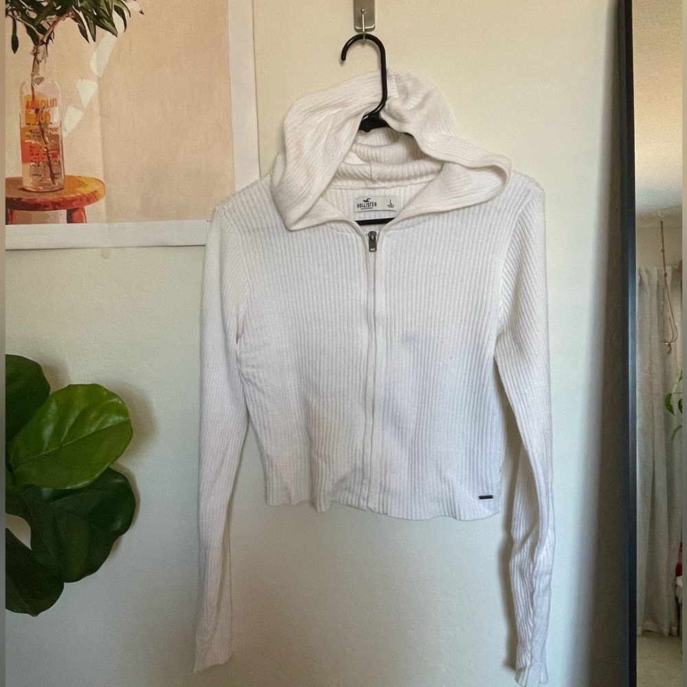 Hollister ribbed sweater